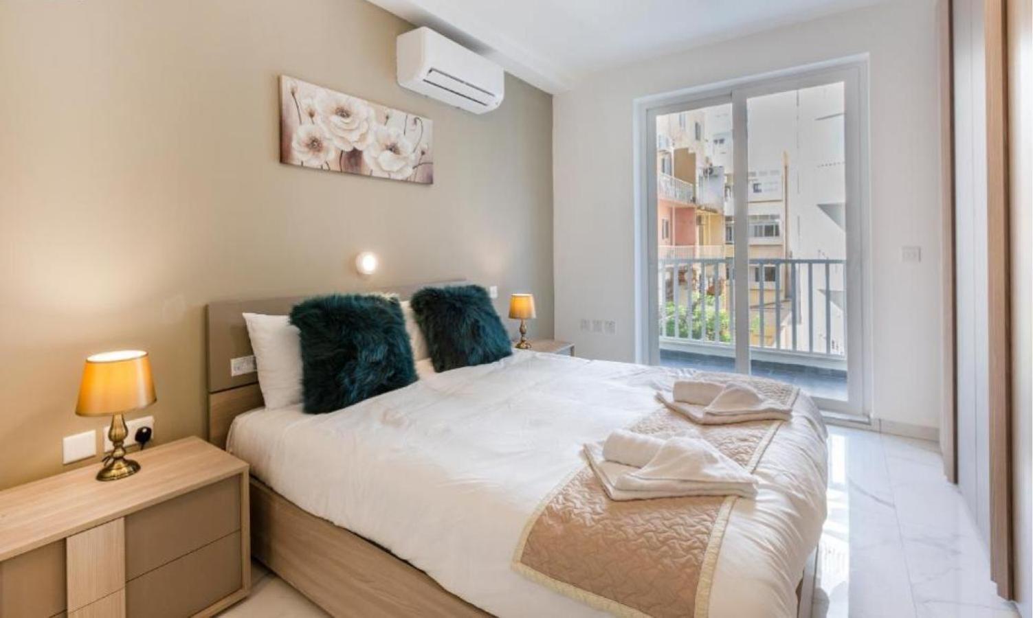 New And Modern In Bugibba, Great Location Apartamento