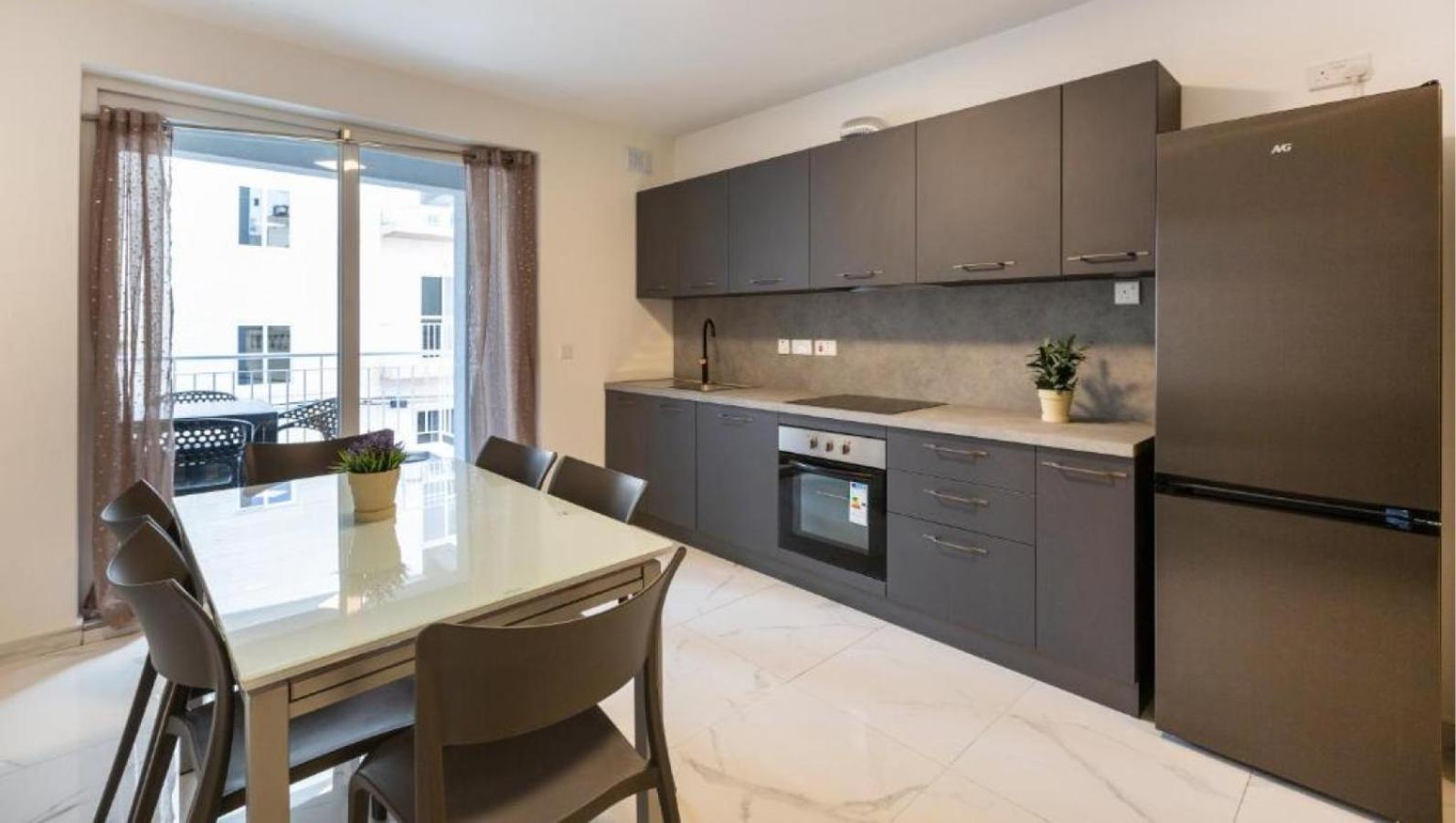 New And Modern In Bugibba, Great Location Apartamento *