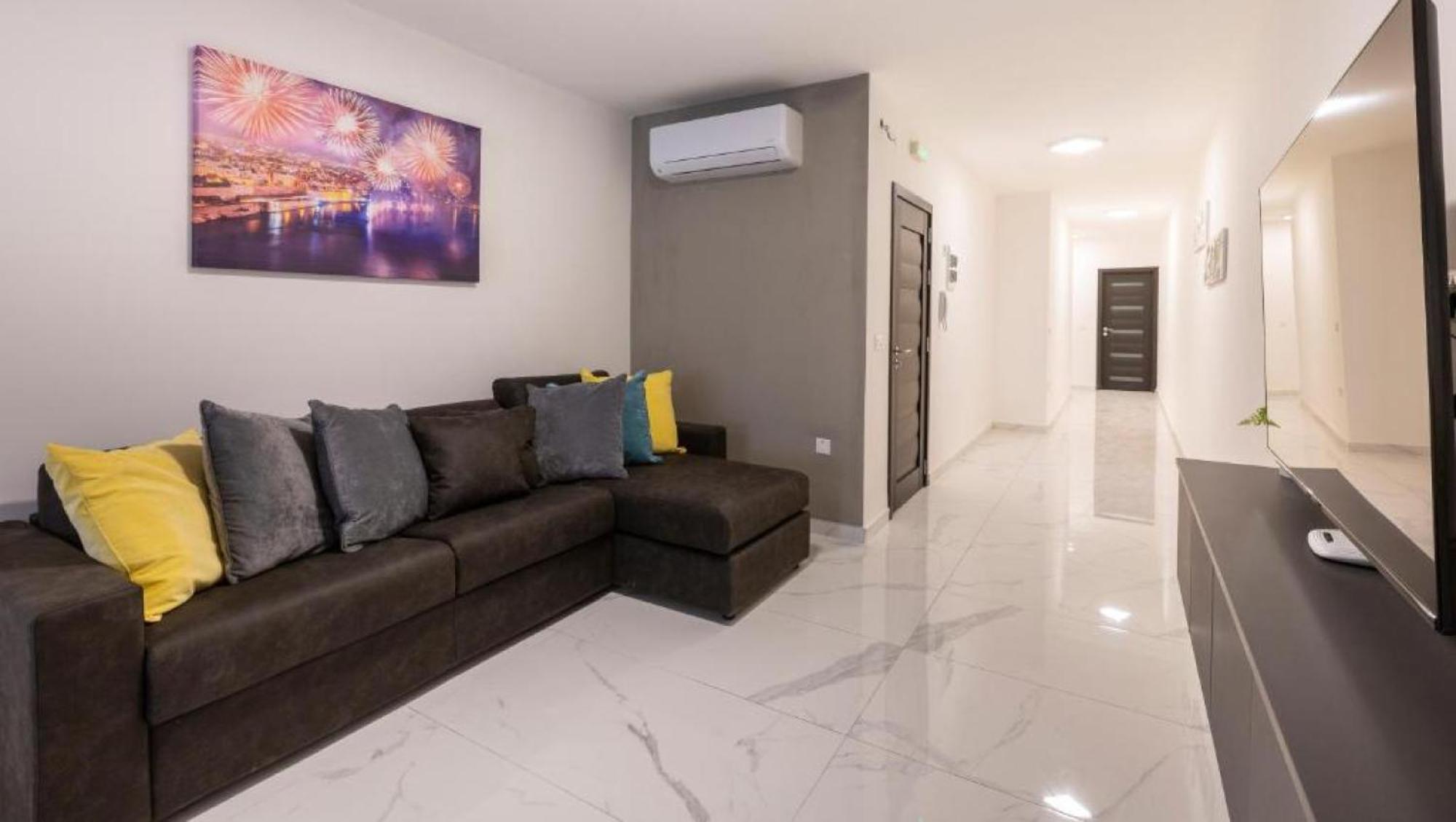 New And Modern In Bugibba, Great Location Bahía de San Pablo