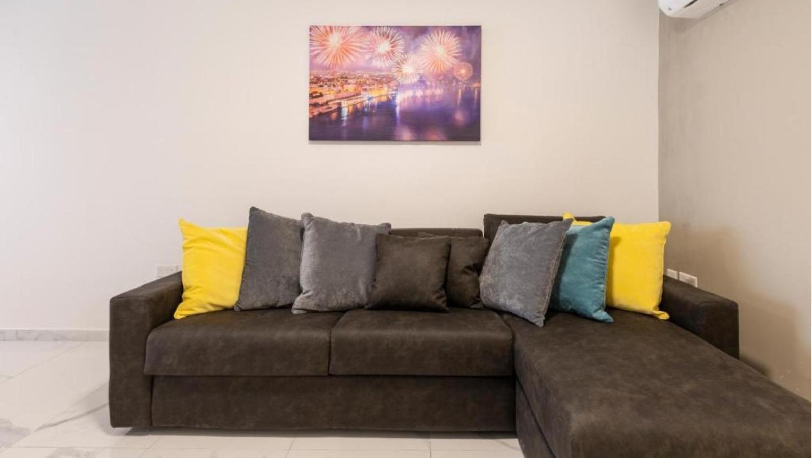 Apartment New And Modern In Bugibba, Great Location *